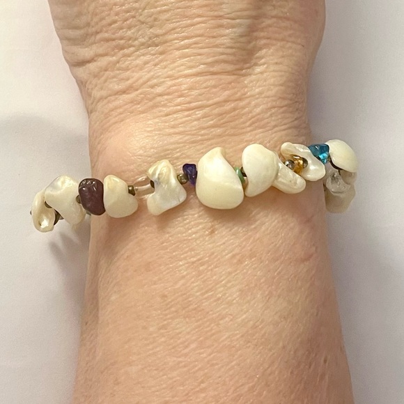 Shell gemstone bracelet size 7 1/2 jewelry - Picture 10 of 16
